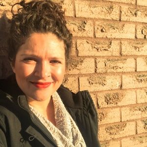 Meet your Posher, Lorraine